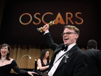 Encuentran Oscar tras perderse al obligar a director a facturarlo en aeropuerto JFK