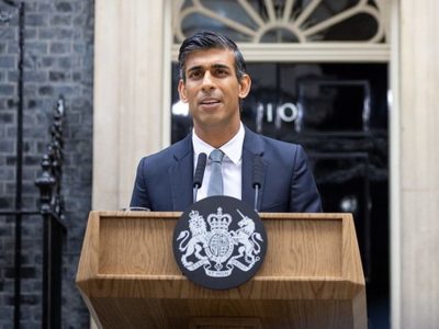 Líderes mundiales felicitan a Rishi Sunak tras asumir el cargo de primer ministro de Reino Unido