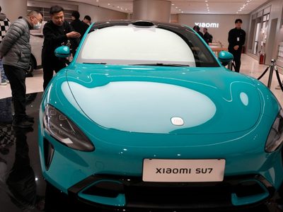Xiaomi presenta su auto eléctrico y desata fiebre de pedidos (Video)