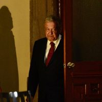 Fifís e intelectuales orgánicos no deben preocuparse, serán vacunados: AMLO