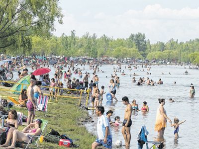 Llegan los guardavidas a los balnearios del río Limay en Neuquén Capital