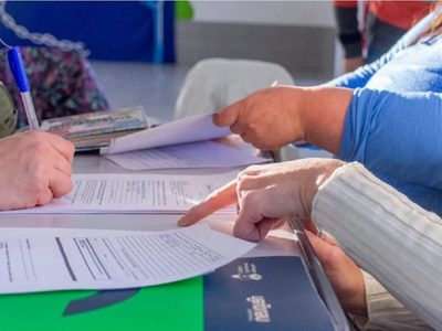Unos 5.500 estudiantes de Neuquén ya están en condiciones de cobrar las becas Gregorio Álvarez