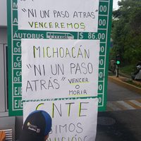 Maestros de Michoacán toman casetas de las autopistas Siglo XXI y de Occidente