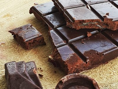 Chocolate casero fit con 3 ingredientes: una receta fácil y saludable para ese antojo sin culpas
