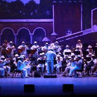 OTY clausura el Mérida Fest con un concierto en memoria de Manzanero