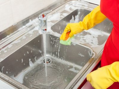 No compres productos caros, hacé esta pasta limpiadora para la cocina y el baño con solo 4 ingredientes