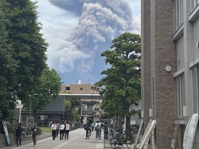El volcán Sakurajima entró en erupción y expulsa ceniza hasta 4.400 metros