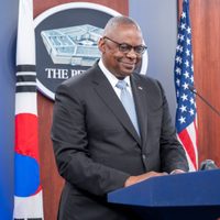 EU refuerza presencia militar en Oriente Medio; despliega bombarderos B-52