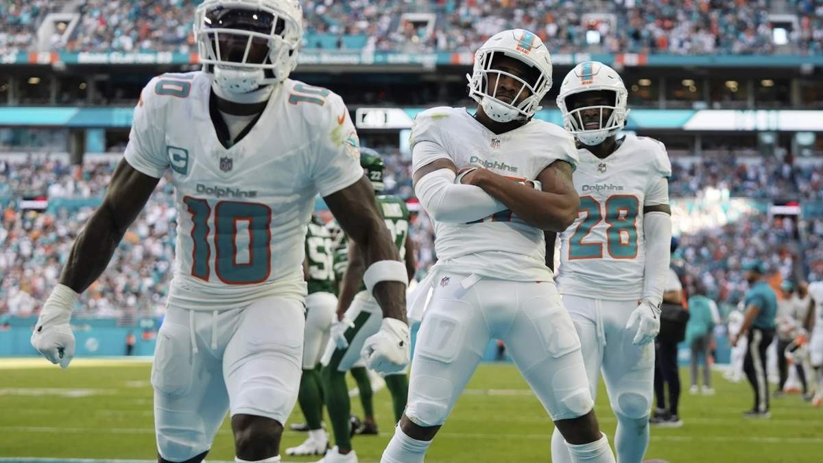 Jonnu Smith le da a los Dolphins la victoria en tiempo extra por 32-26 sobre Aaron Rodgers y Jets