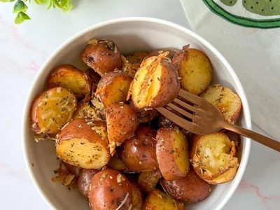 Papines gratinados con 2 ingredientes: una receta fácil y gloriosa para las picadas del finde