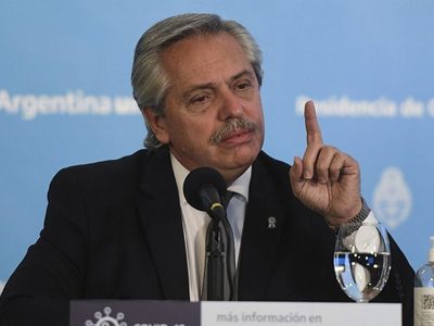 La oposición insiste con el “adoctrinamiento” y critica a Alberto Fernández por avalar a la docente