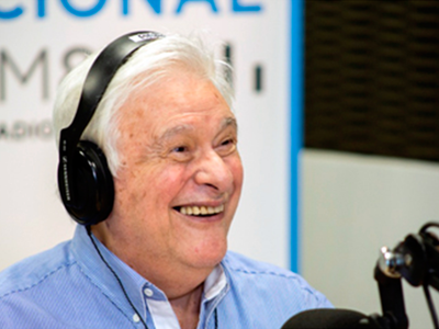 A sus 85 años y alejado de su pasión, así está hoy Héctor Larrea, ícono de la radio en Argentina