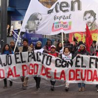 Organizaciones se movilizaron en Neuquén en contra del ajuste y el acuerdo con el FMI