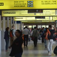 Dramática situación de una familia que vive en la ETON luego de que se les quemara la casa