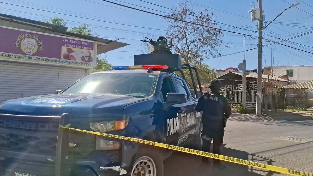 Fuerzas estatales resguardan la zona de una balacera en Sinaloa