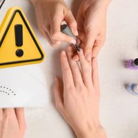 Alertan por sustancias cancerígenas y tóxicas en esmaltes y gelish para uñas