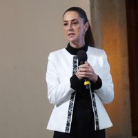 Sheinbaum revira a The New York Times: ¿En EU no se fabrica fentanilo?