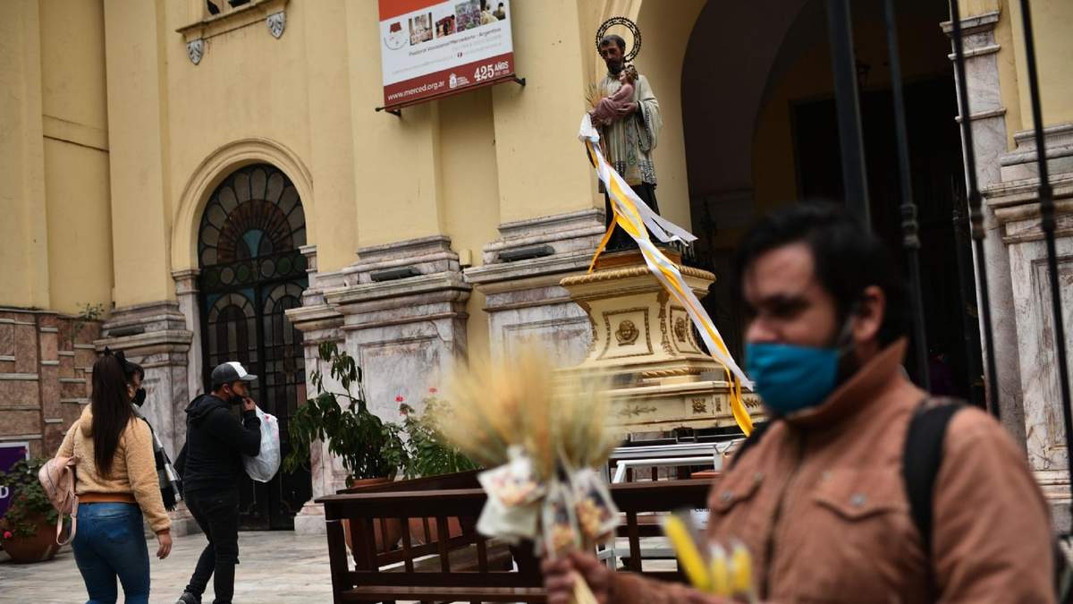 La tradicional misa a San Cayetano se realizó en contexto de distanciamiento social. (Fuente: Twitter)