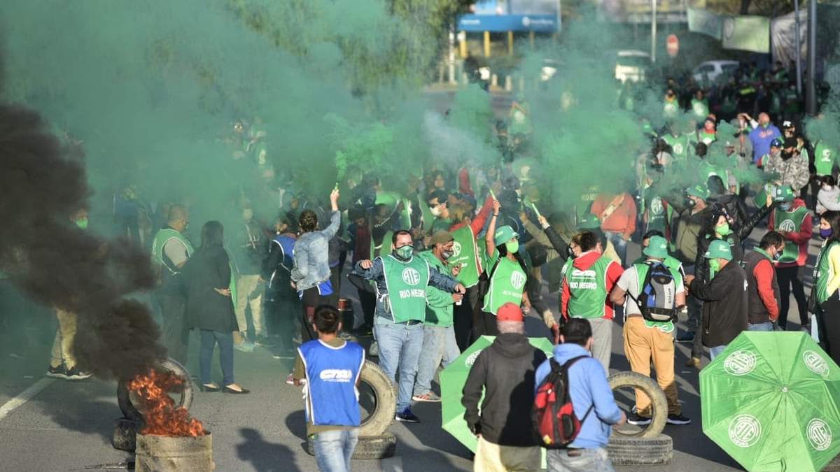 "La convocatoria a paritarias debe ser urgente". Fuente: (Facebook)