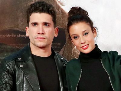 Mucho sol, verano y nada de crisis: María Pedraza y Jaime Lorente se dejan ver juntos desde la playa