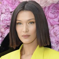 ¿Era necesario? Bella Hadid se mostró al natural para hablar del coronavirus. ¡Frente al espejo!