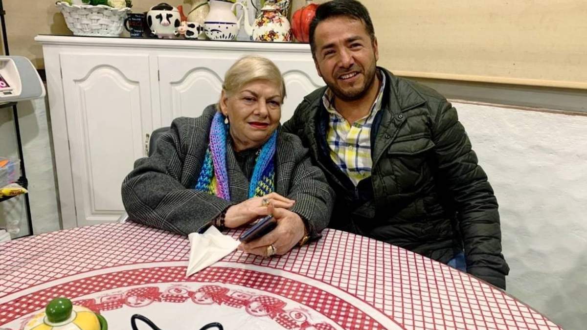 Paquita la del Barrio y el delegado de MC, Miguel Castillo