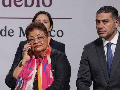 Ernestina Godoy y Omar García Harfuch colocan a su gente en puestos clave de la FGR