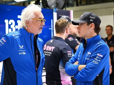 No le gustó nada: la insólita reacción de Flavio Briatore a la eliminación en Q1 de Franco Colapinto