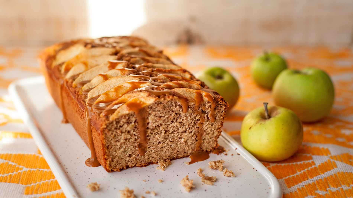 Budín húmedo de manzana. Fuente: (X)