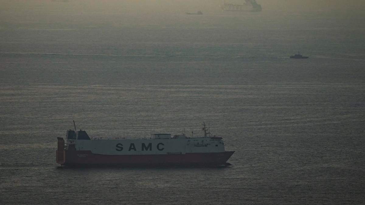 Irán comienza a formalizar su control sobre el estrecho de Ormuz con un régimen de "peaje"