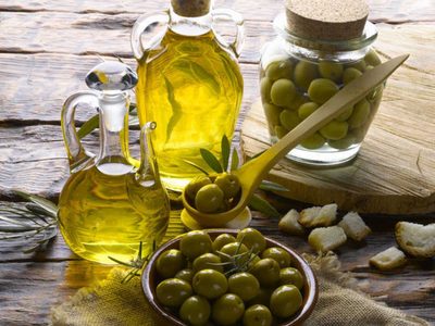 Aceites de oliva, un jengibre y varios artículos más: esta es la lista de lo que prohibió la ANMAT