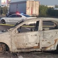 Incendian vehículo con restos humanos en la autopista Puebla-México