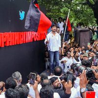 Hay manifestaciones en India por un intento de convertir el hindú en lengua nacional