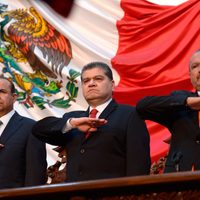 Riquelme asume el gobierno en Coahuila; arremete contra adversarios y llama a la reconciliación