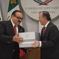 Meade entrega a diputados el Paquete Económico 2018