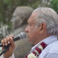 En la tierra de Benito Juárez, AMLO da decálogo por la educación al magisterio
