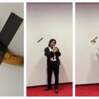 Tenía hambre: Estudiante se come la obra “Comediante”, de Maurizio Cattelan (Video)