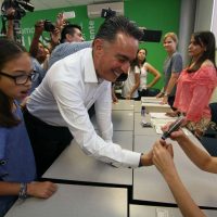 En medio de acusaciones mutuas, candidatos punteros en Coahuila acuden a votar