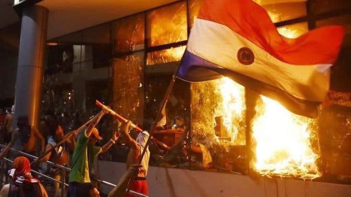 Las protestas en Ciudad del Este terminaron con 50 detenidos. Fuente: (Twitter)