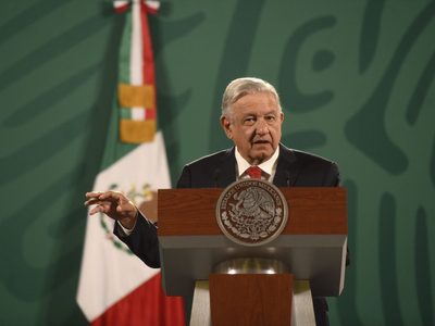 Regreso a clases presenciales es "urgente" pero no obligatorio: AMLO