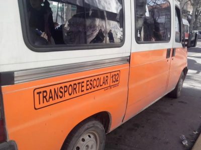 Un menor quedó encerrado y solo en un transporte escolar en Andacollo
