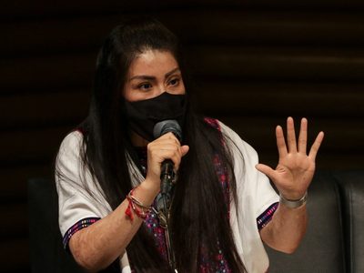 María Elena Ríos: “Siento mi proceso como una moneda en el aire”