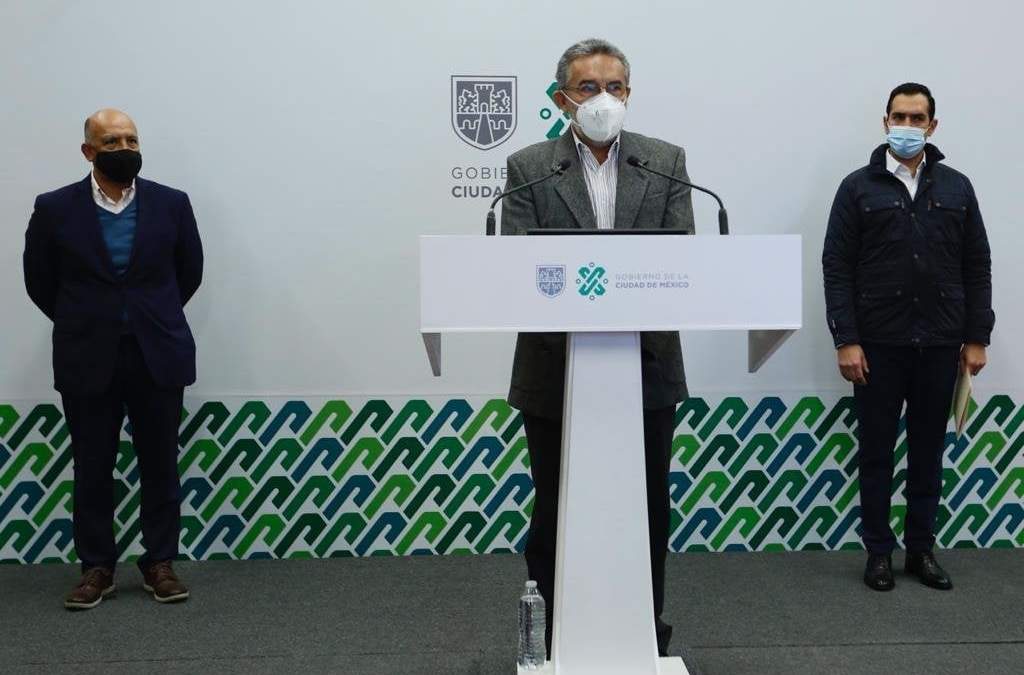 Rafael Carmona, coordinador de Sacmex, en la conferencia