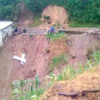 Mueren dos personas por alud en Chiapas