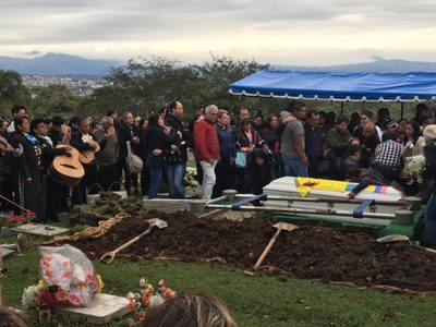 Con mariachis despiden a estudiante xalapeño asesinado en Puebla