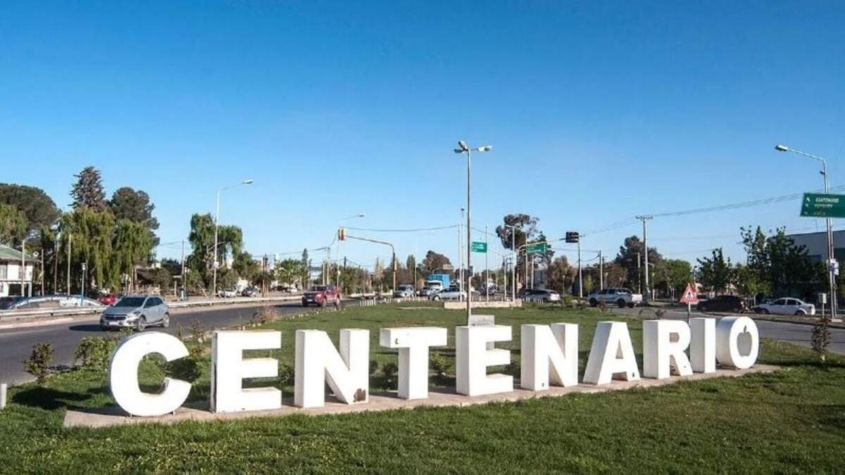 Ingreso a Centenario. Fuente: (Facebook).
