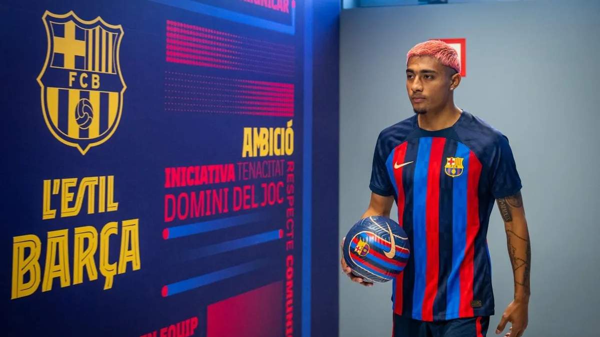 Araujo vistiendo los colores culés