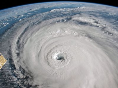 Las islas del Caribe en alerta máxima ante la llegada del poderoso huracán Elsa