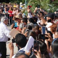 'Ya basta de darle la espalda a los jóvenes”: López Obrador