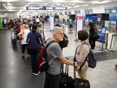 Vuelos en Aeroparque presentan demoras por medidas gremiales